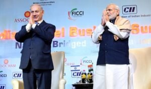 Netanyahu junto al primer ministro de India Narendra Modi