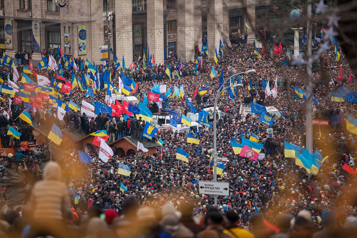 Manifestantes del Euromaidan en la Plaza Independencia, 2013