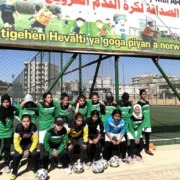 Niñas jugadoras de fútbol de Rakka, Siria