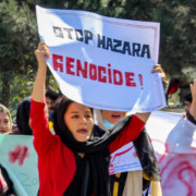 Mujeres hazaras protestando en Kabul