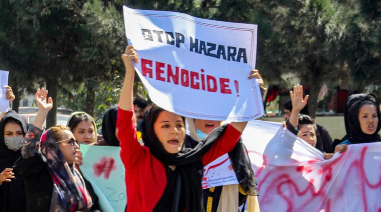 Mujeres hazaras protestando en Kabul