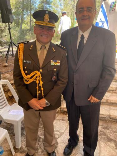 El Coronel Claudio Cervigni junto al Abogado y uno de los líderes de la comunidad latina en Israel el Dr. León Amiras